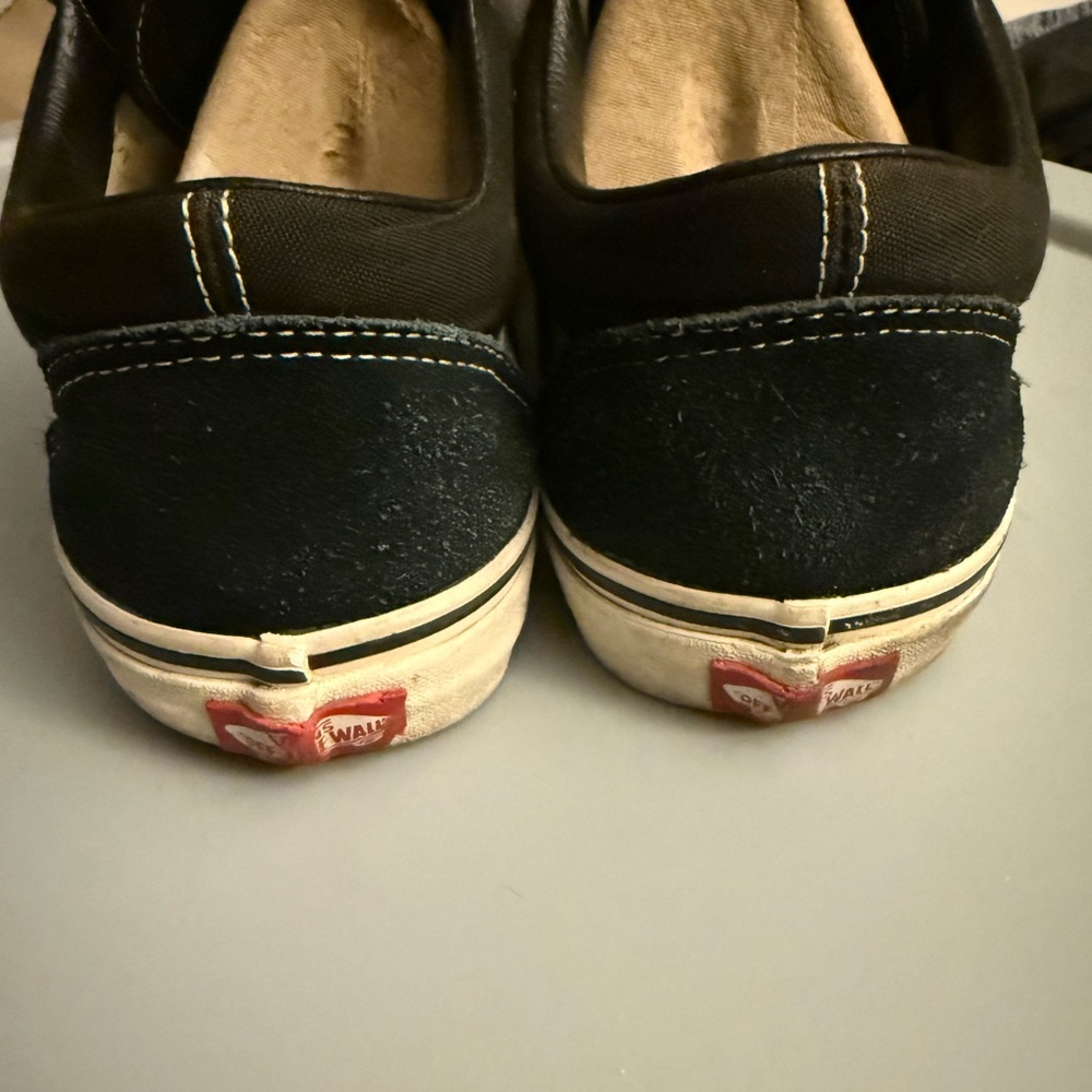 Vans - Picture 5 of 5